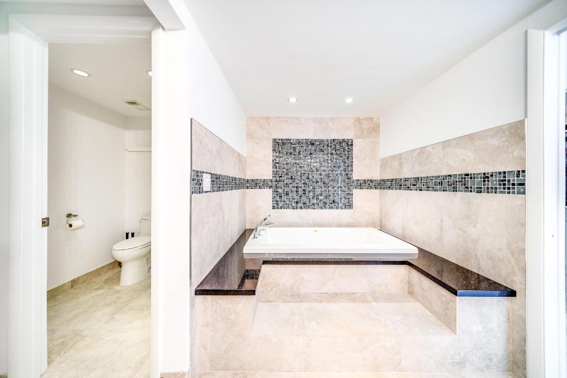 2155 S Ocean Boulevard 9