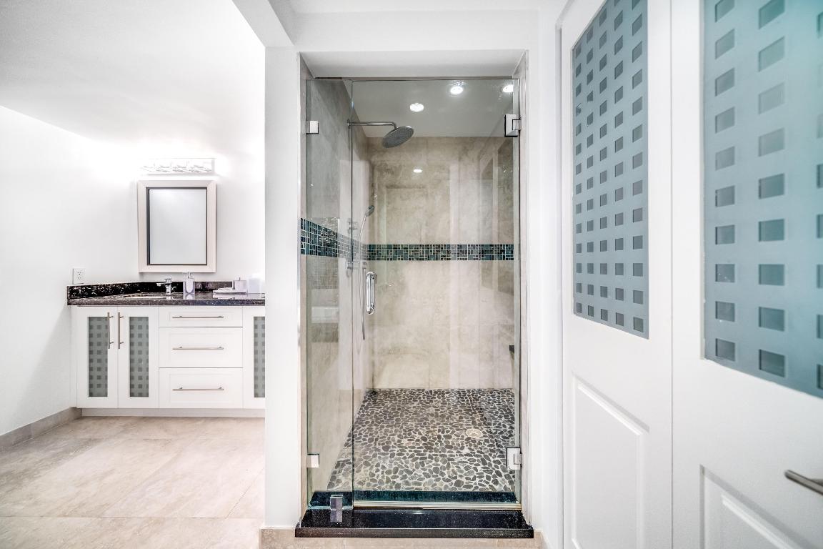 2155 S Ocean Boulevard 9