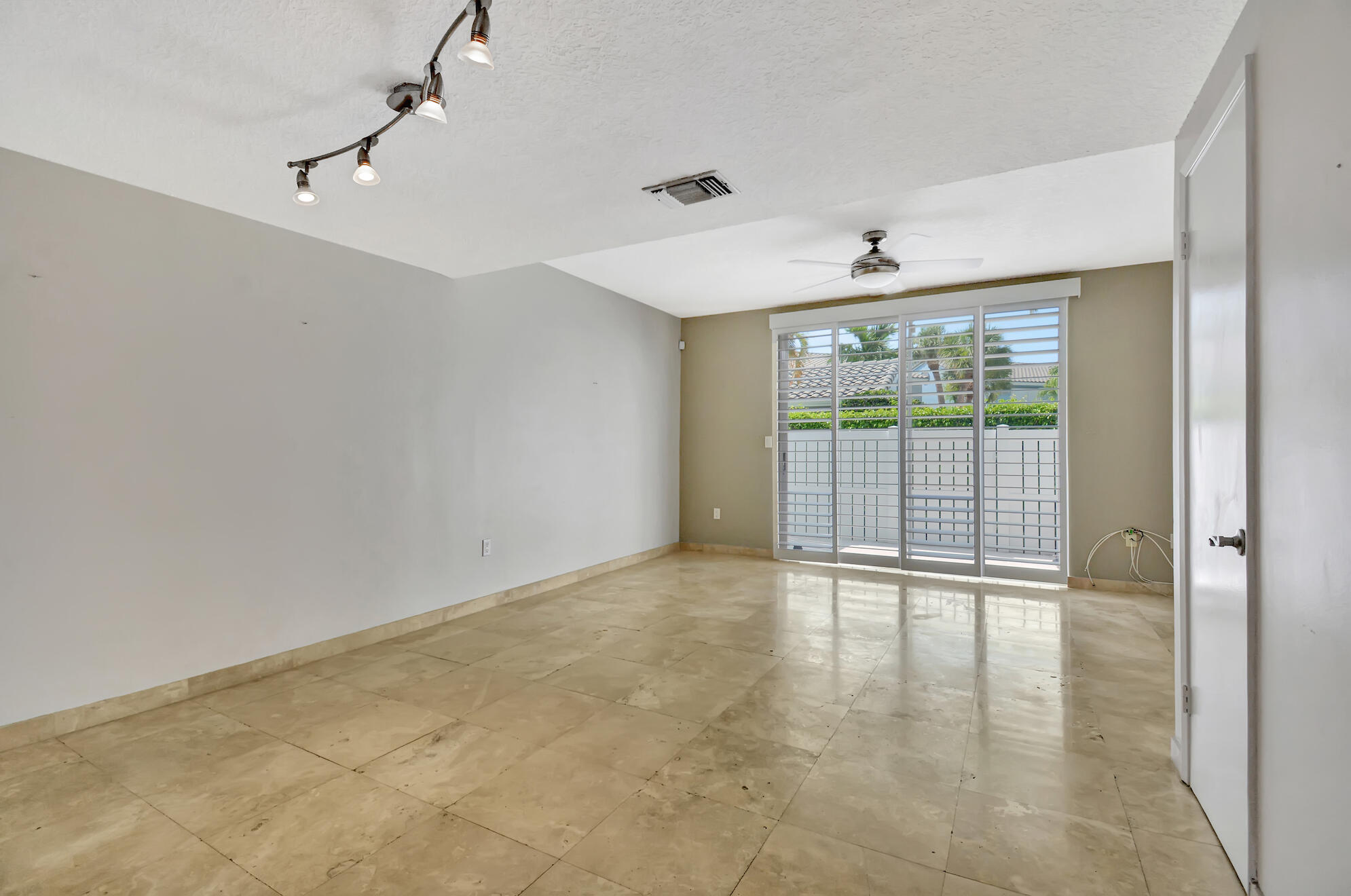 1068 E Jeffery Street