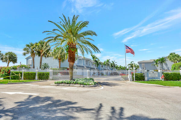 1068 E Jeffery Street