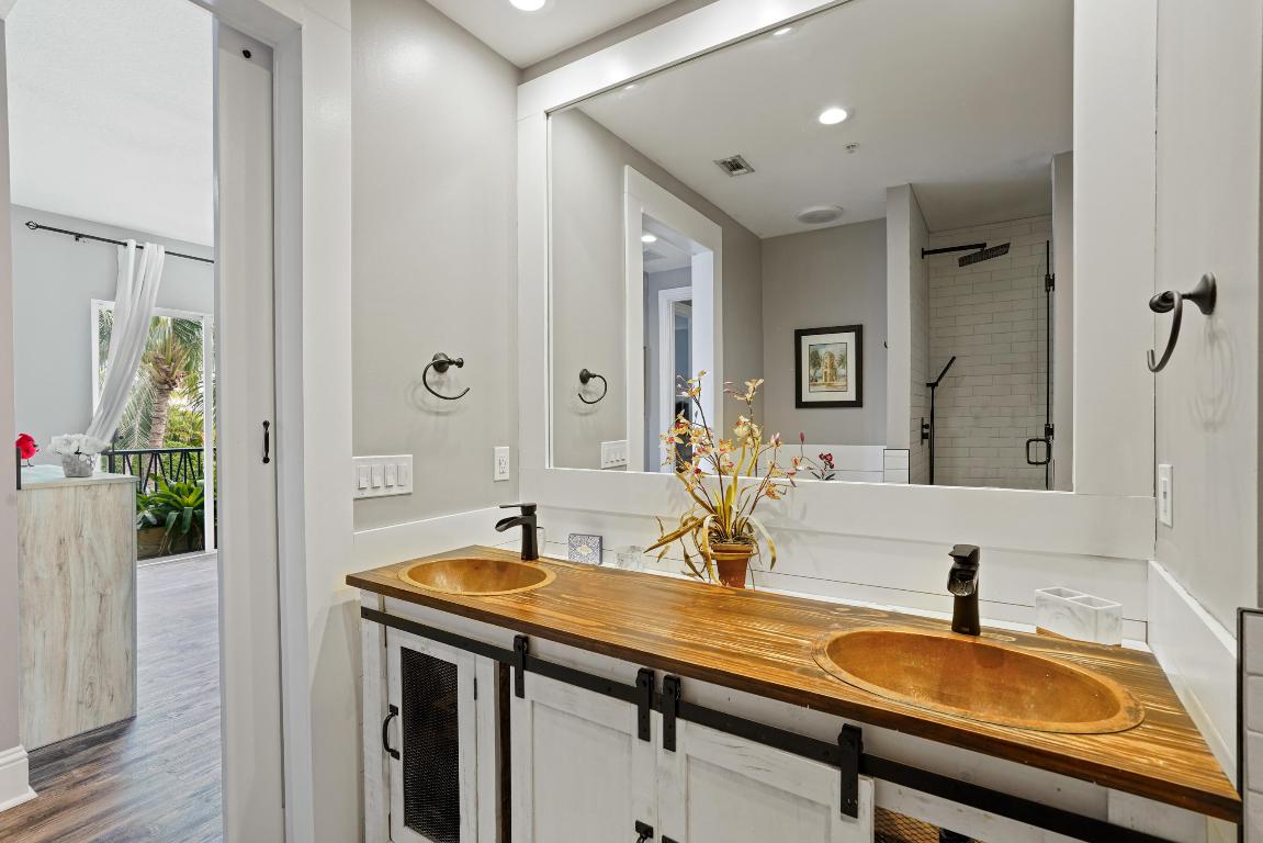 3120 E Latitude Circle 206