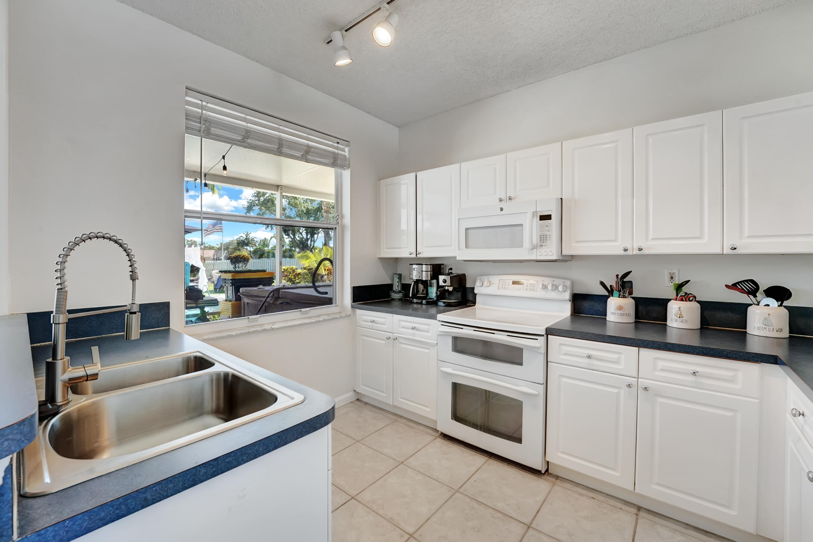 8176 Pelican Harbour Drive