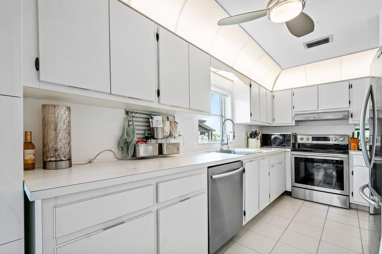 13921 Royal Palm Court B