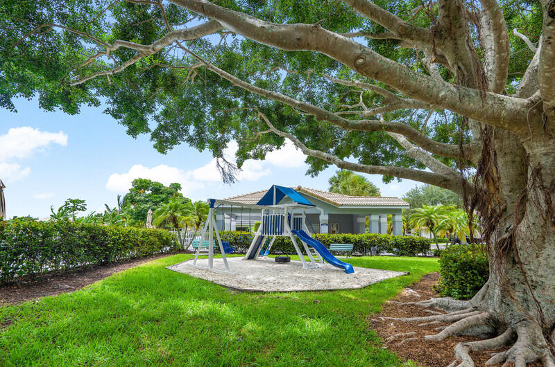 1350 Laurelwood Lane