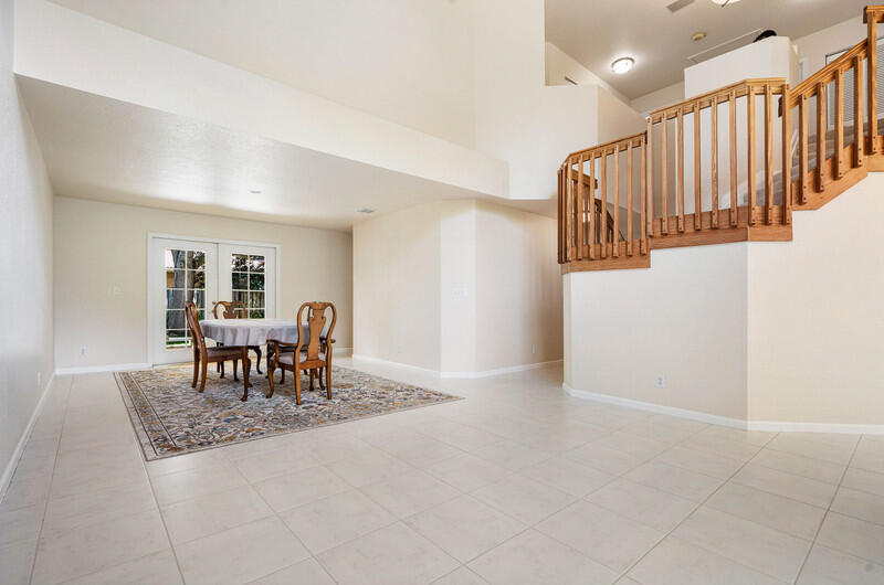 1350 Laurelwood Lane