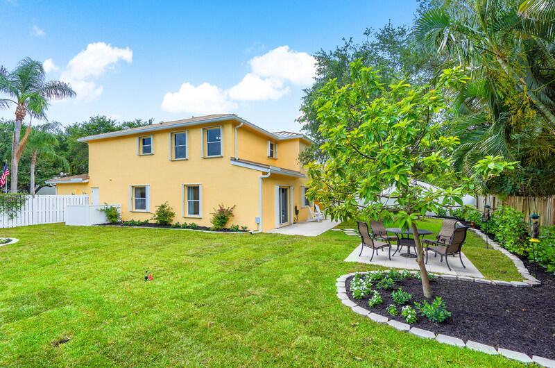 1350 Laurelwood Lane