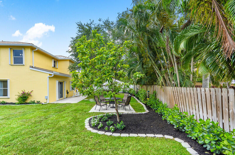 1350 Laurelwood Lane