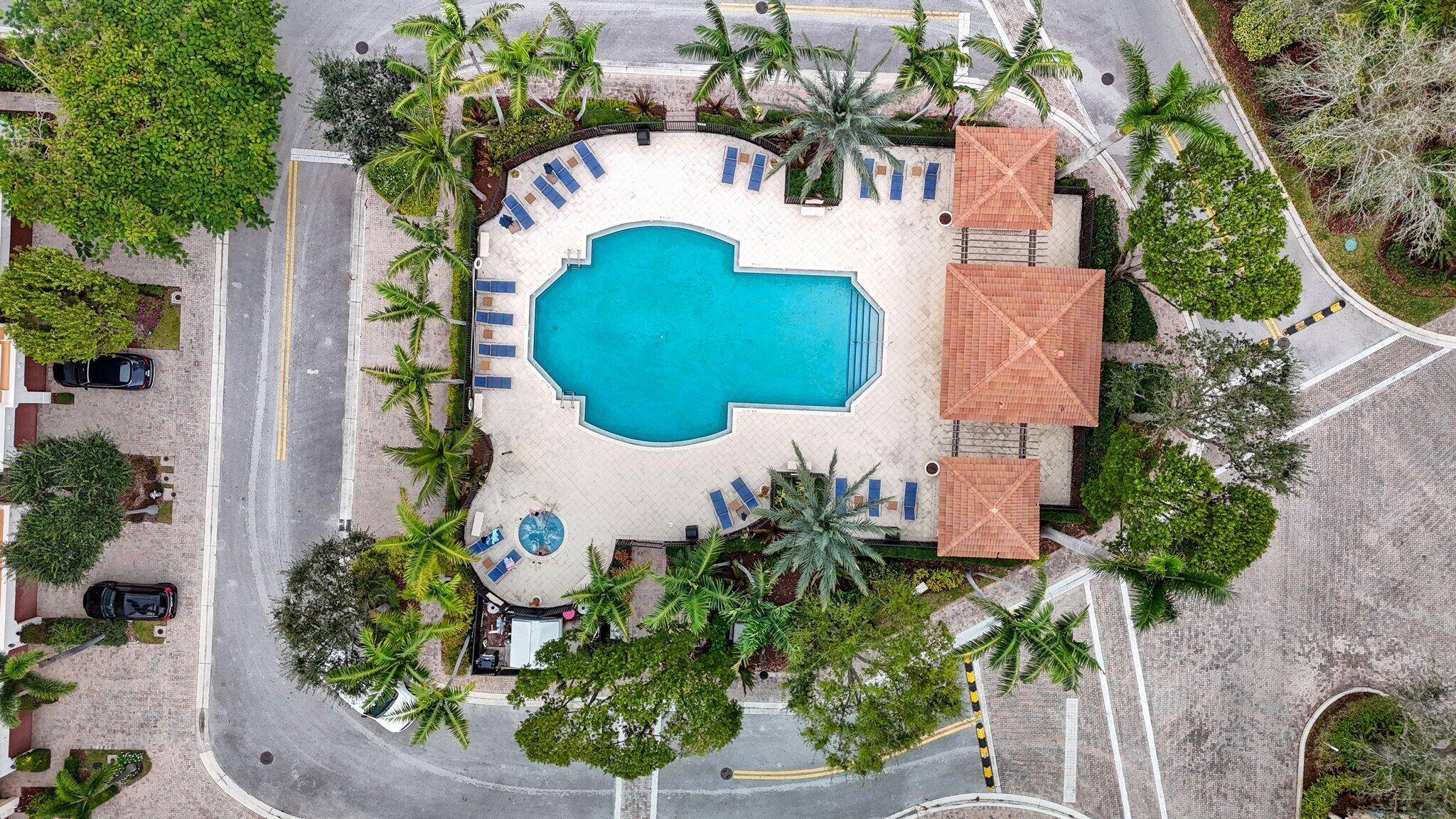 616 NE Rossetti Lane