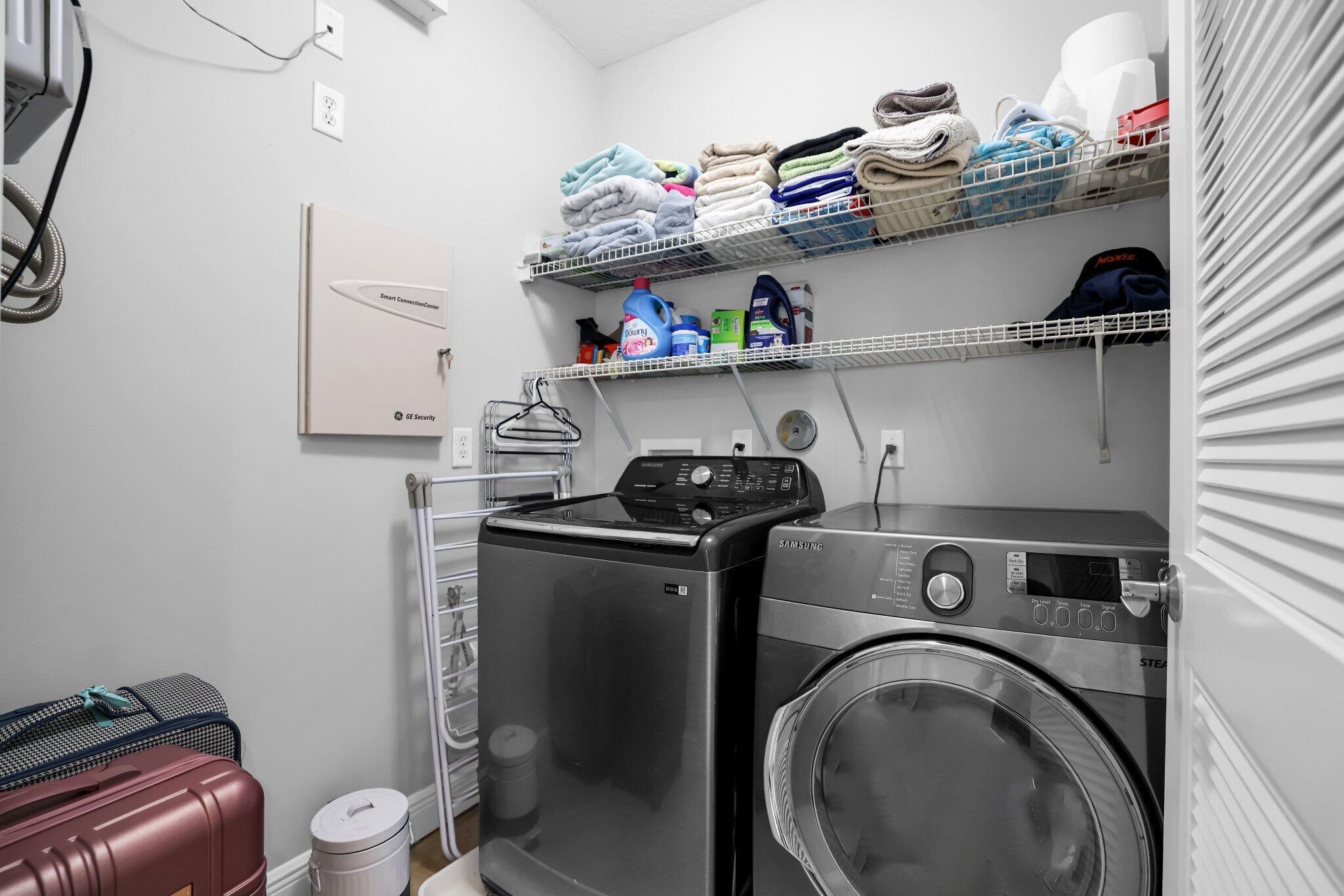 616 NE Rossetti Lane