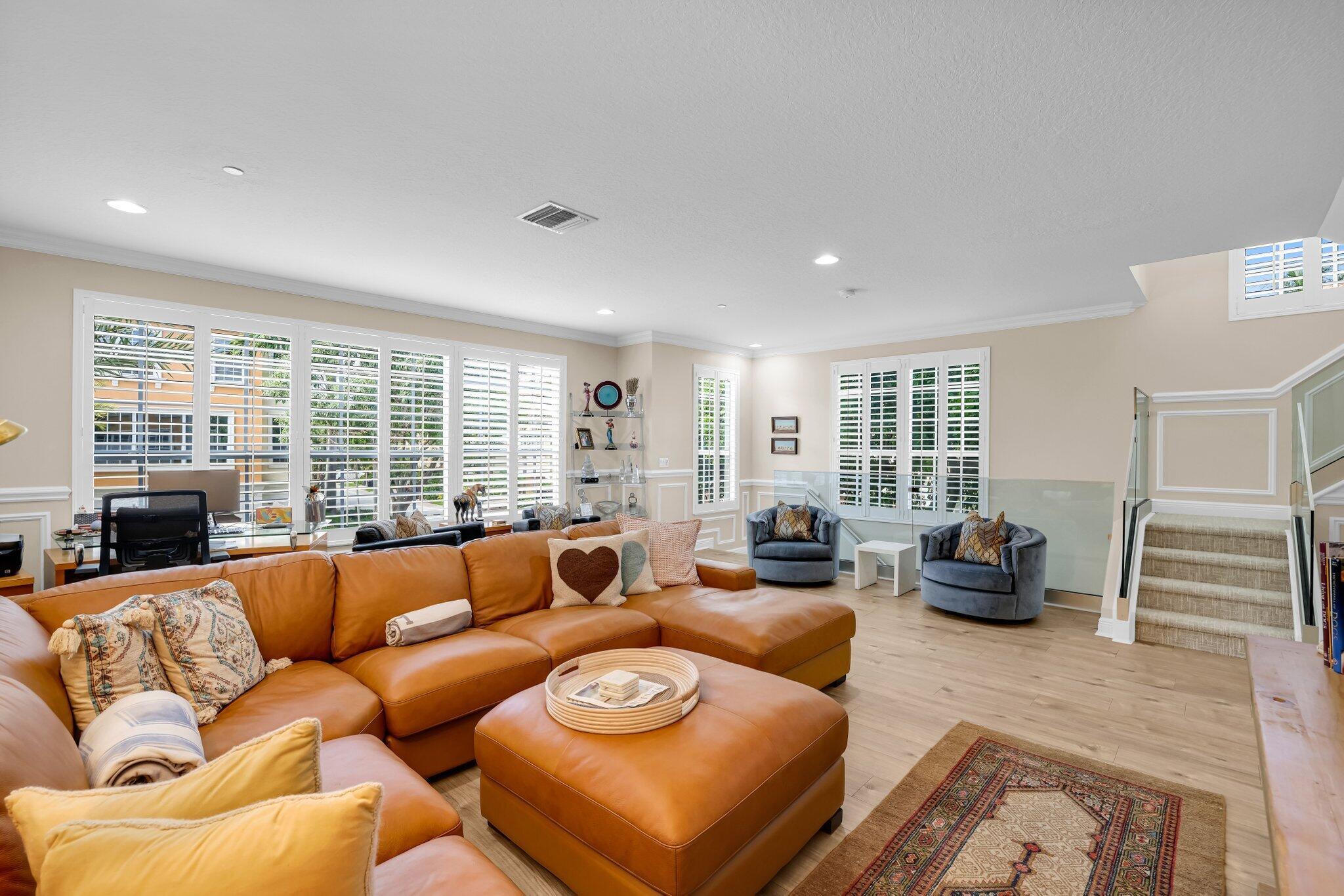 616 NE Rossetti Lane