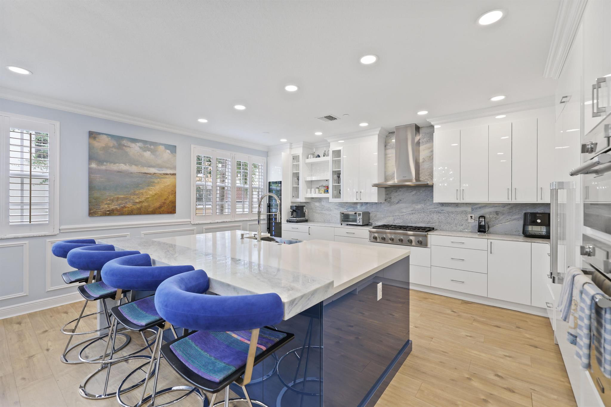 616 NE Rossetti Lane