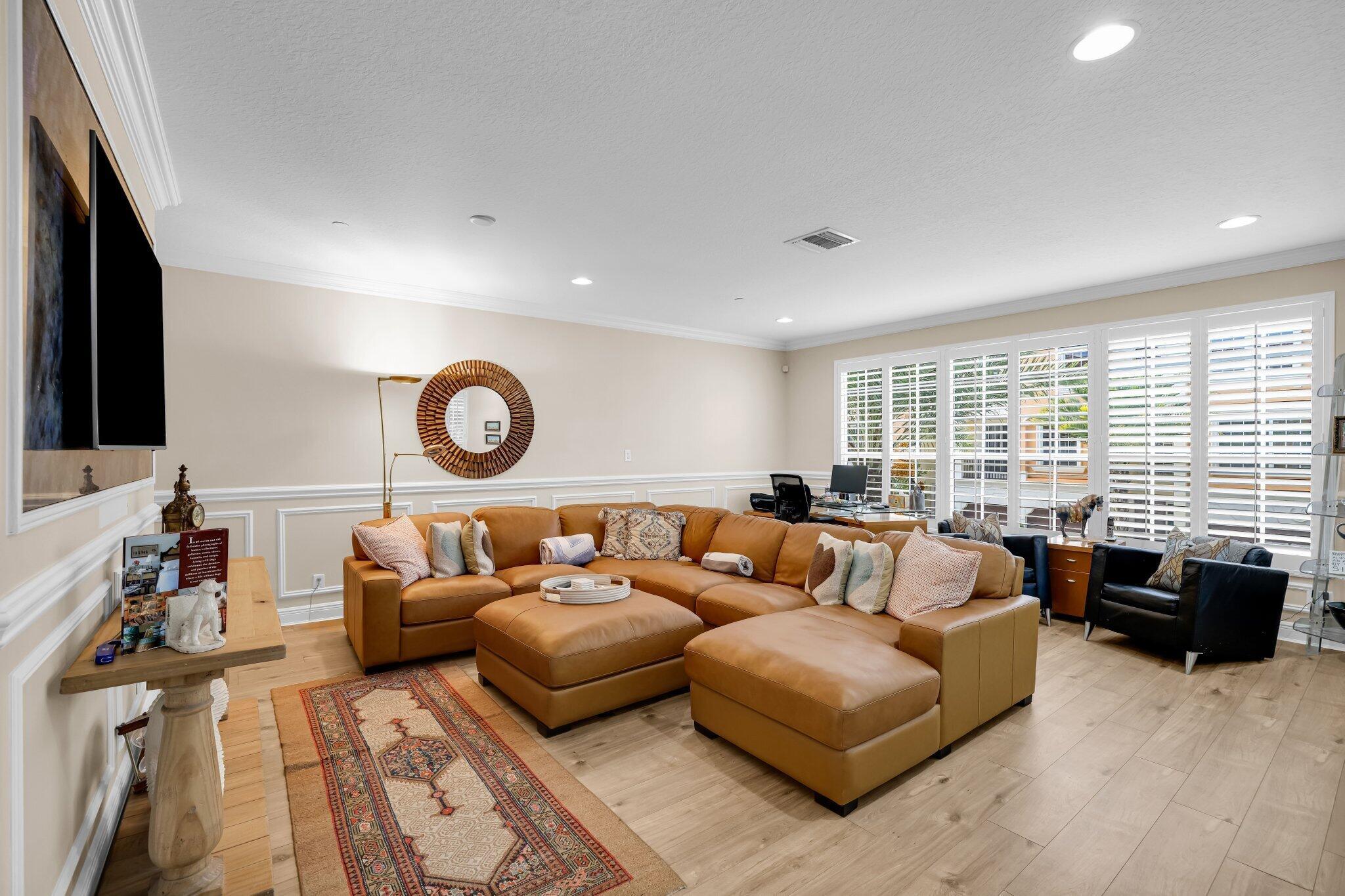 616 NE Rossetti Lane