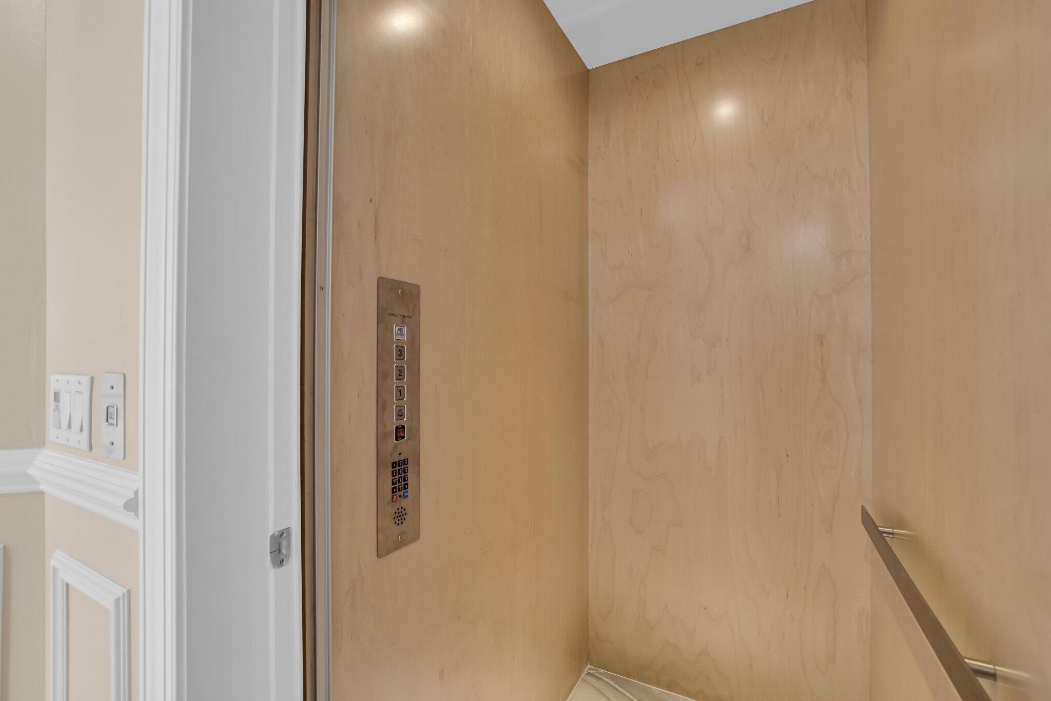 616 NE Rossetti Lane