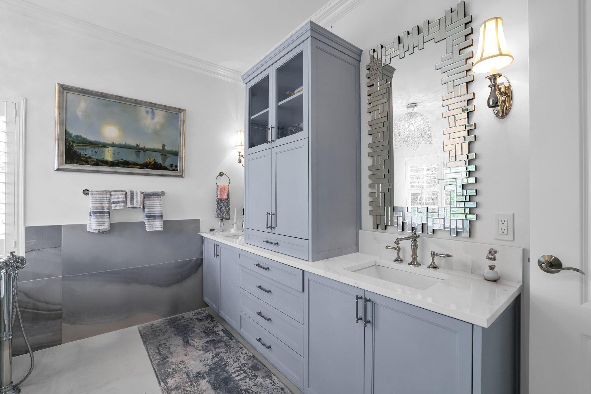 616 NE Rossetti Lane