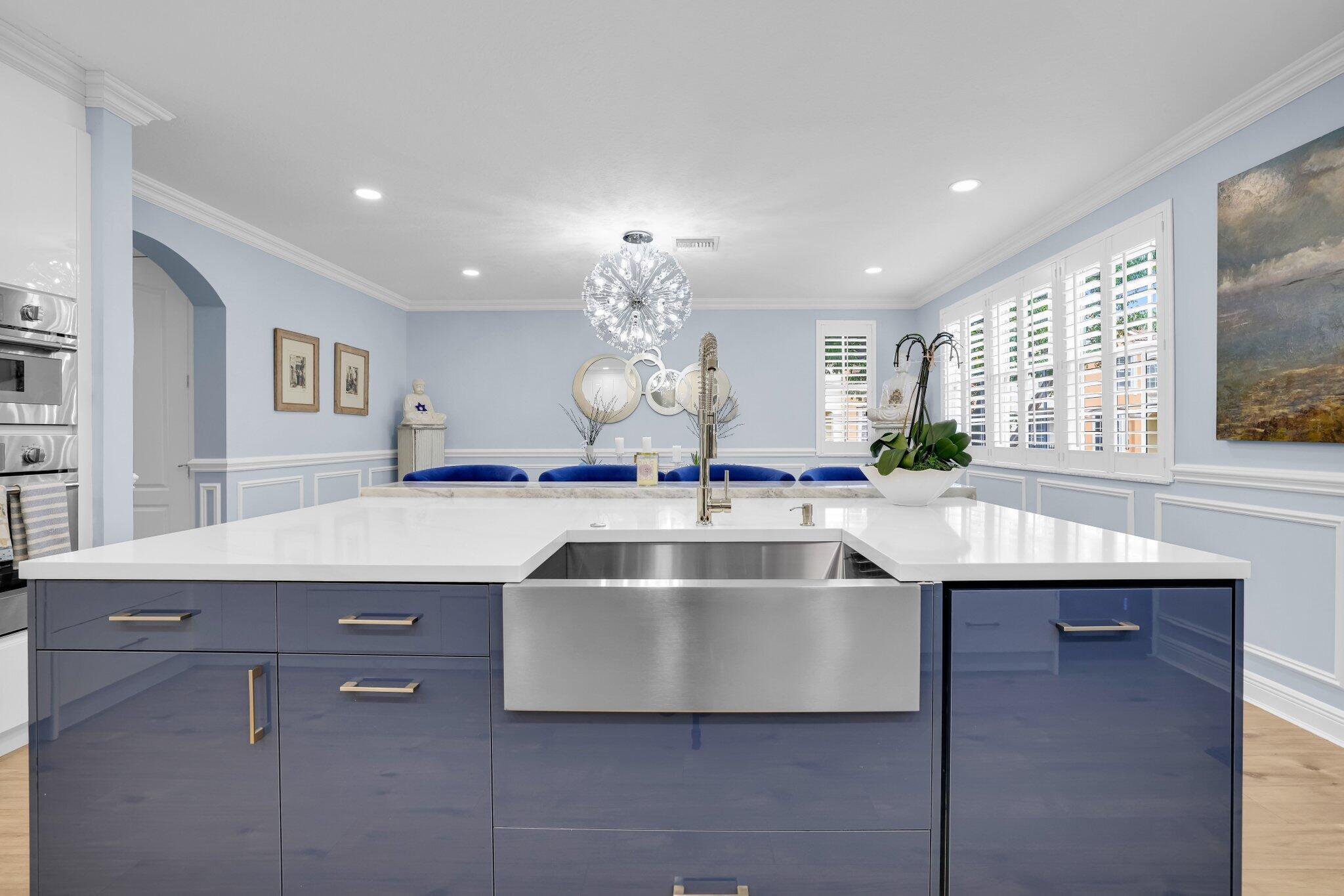 616 NE Rossetti Lane