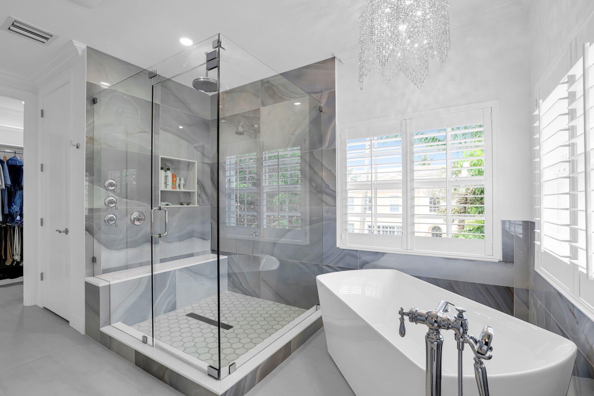 616 NE Rossetti Lane