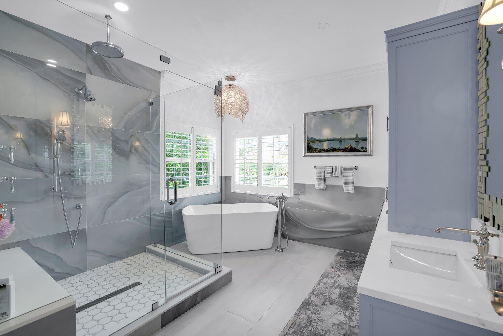 616 NE Rossetti Lane