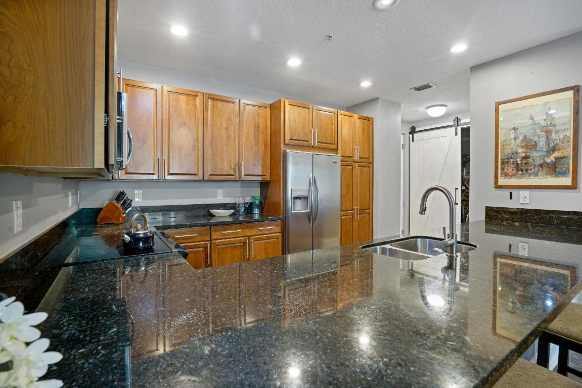 3120 E Latitude Circle 206