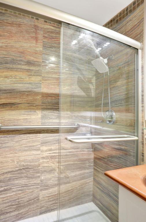 1199 Hillsboro Mile 215