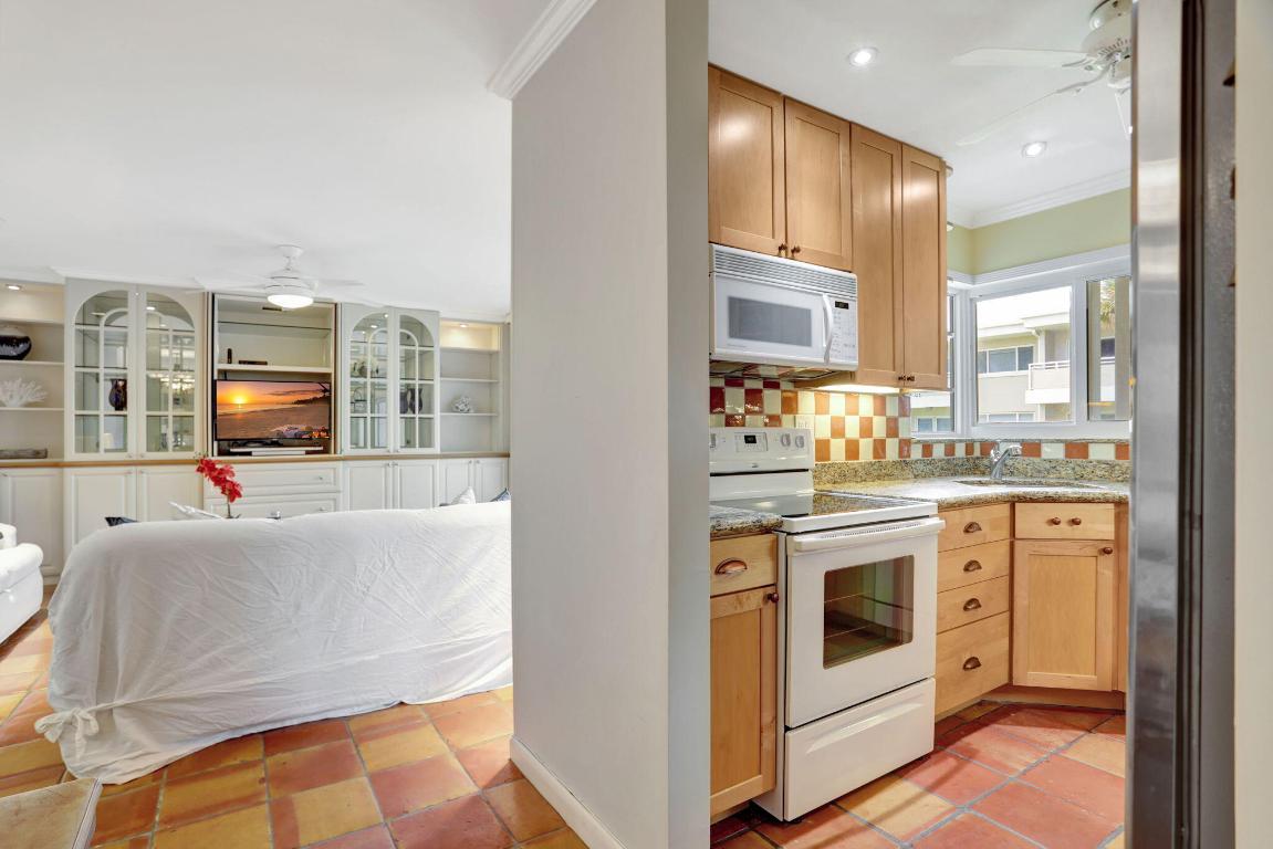 1199 Hillsboro Mile 215