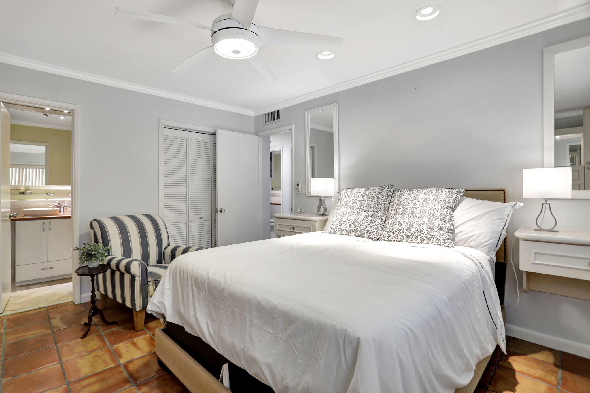 1199 Hillsboro Mile 215