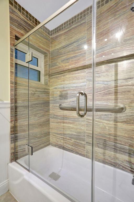 1199 Hillsboro Mile 215