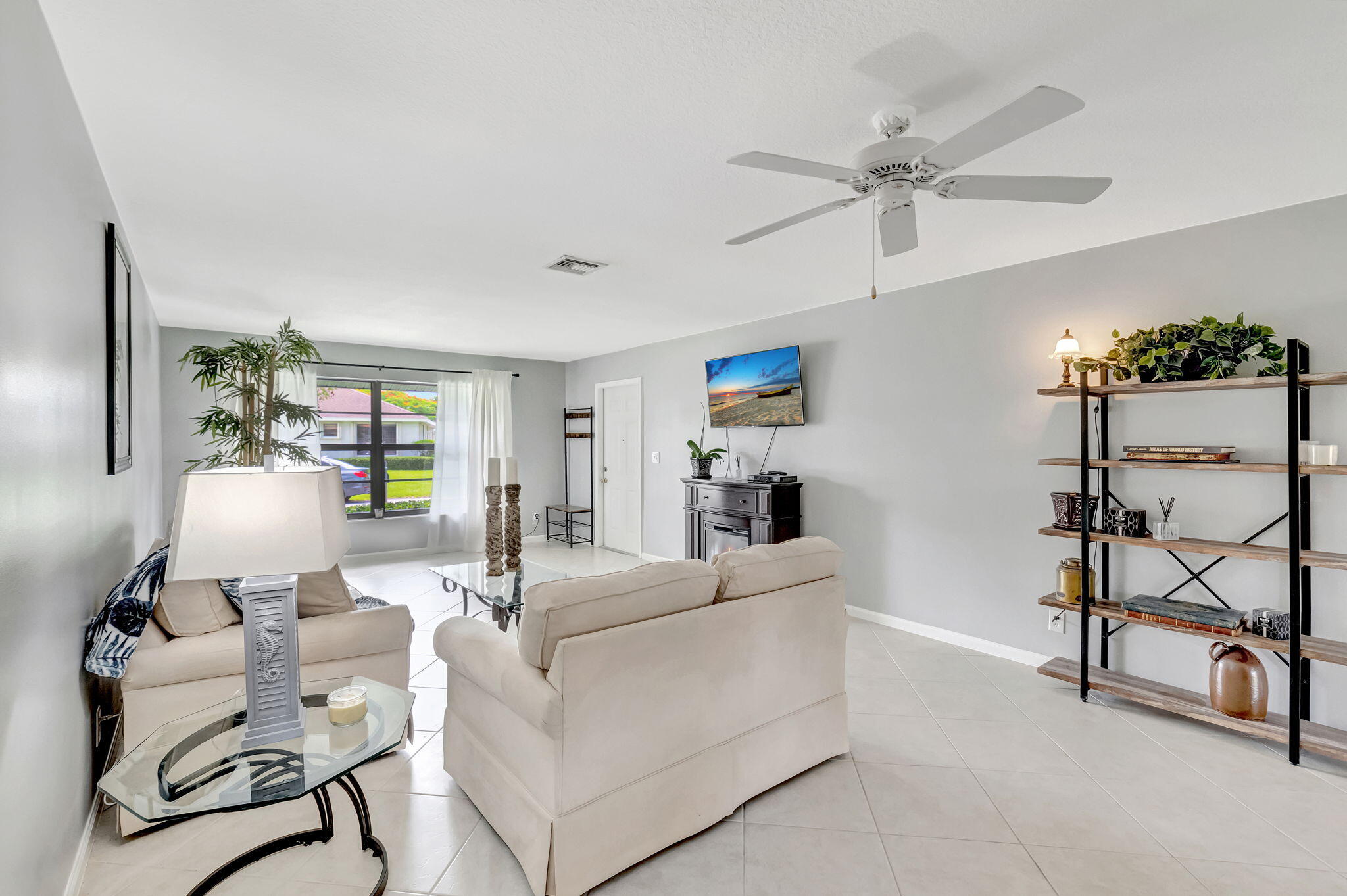 9875 Papaya Tree Trail B