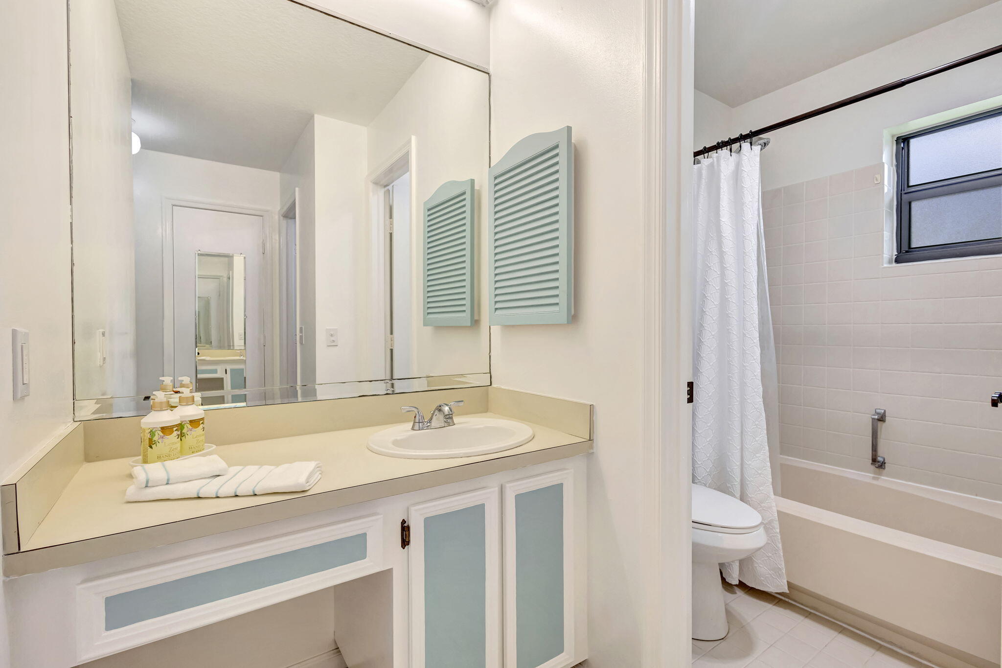 9875 Papaya Tree Trail B