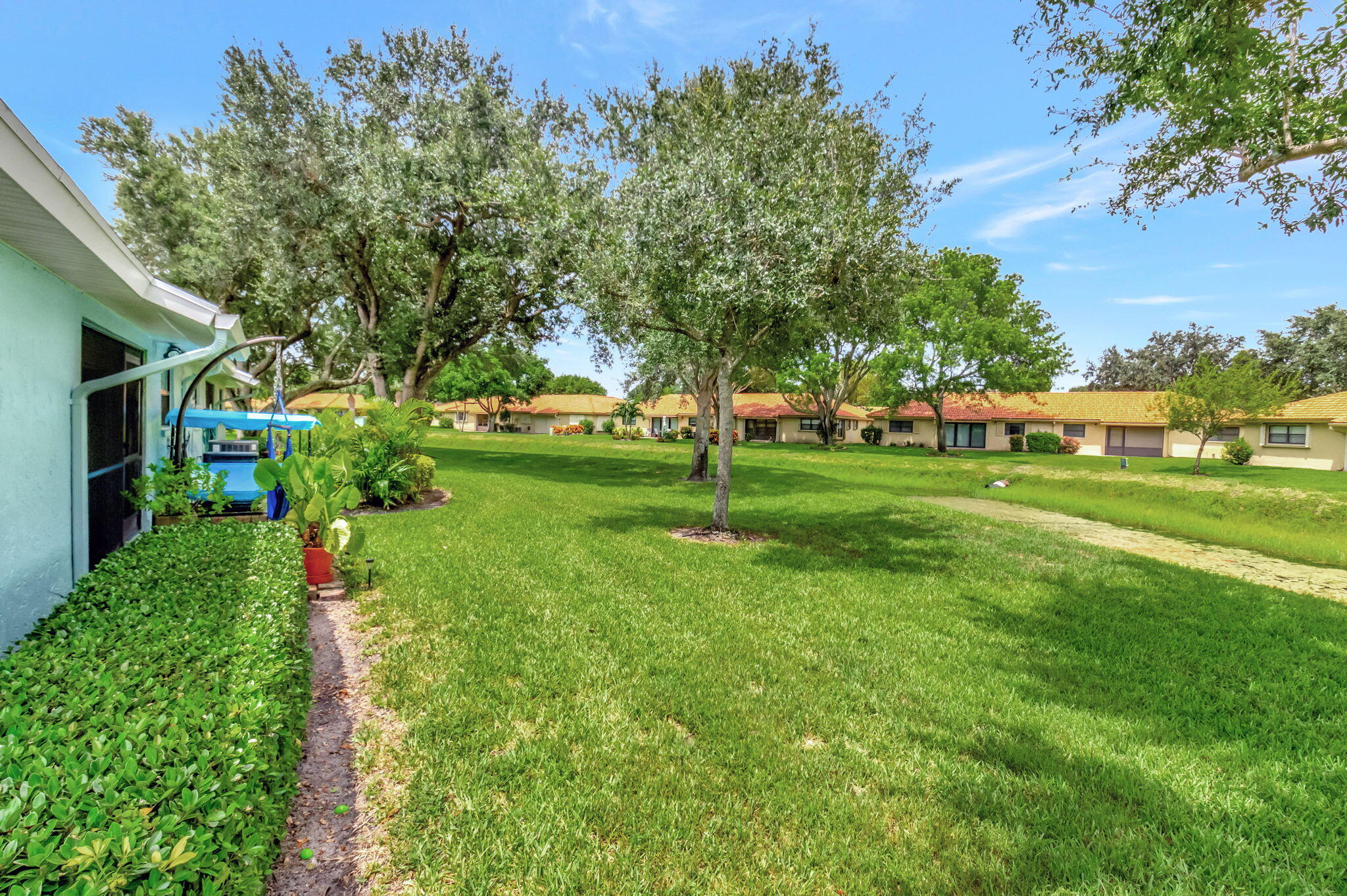 9875 Papaya Tree Trail B