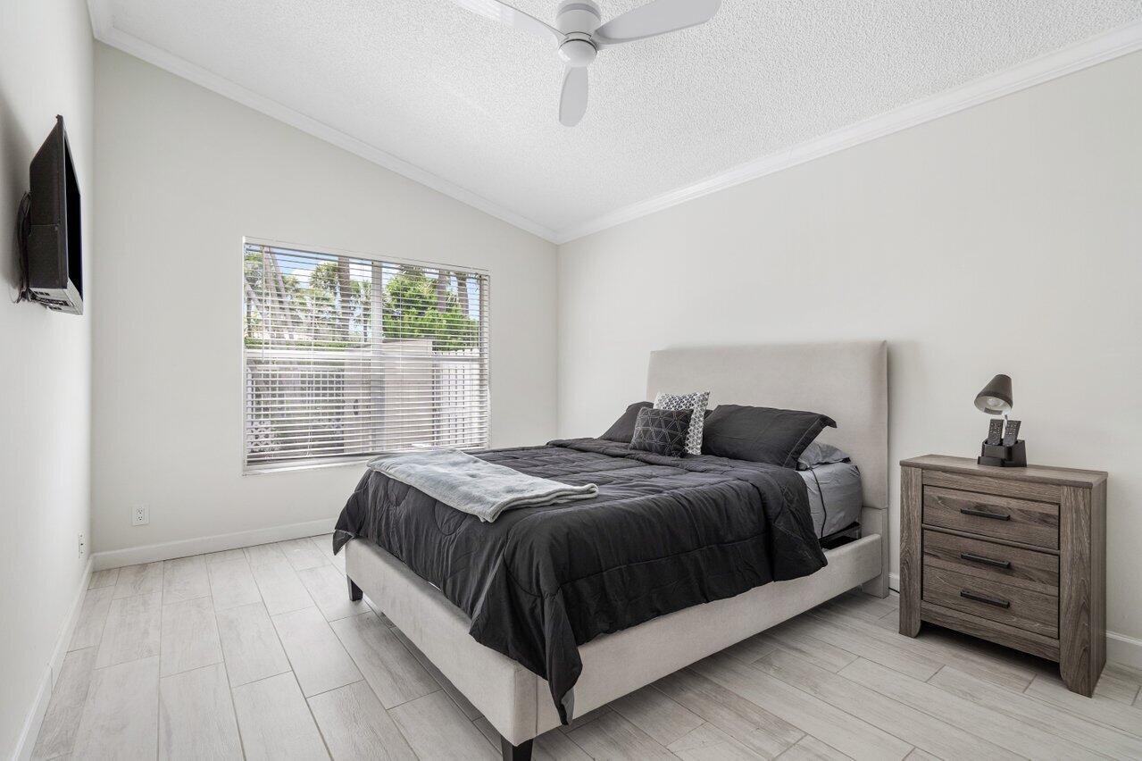 6705 Green Island Circle