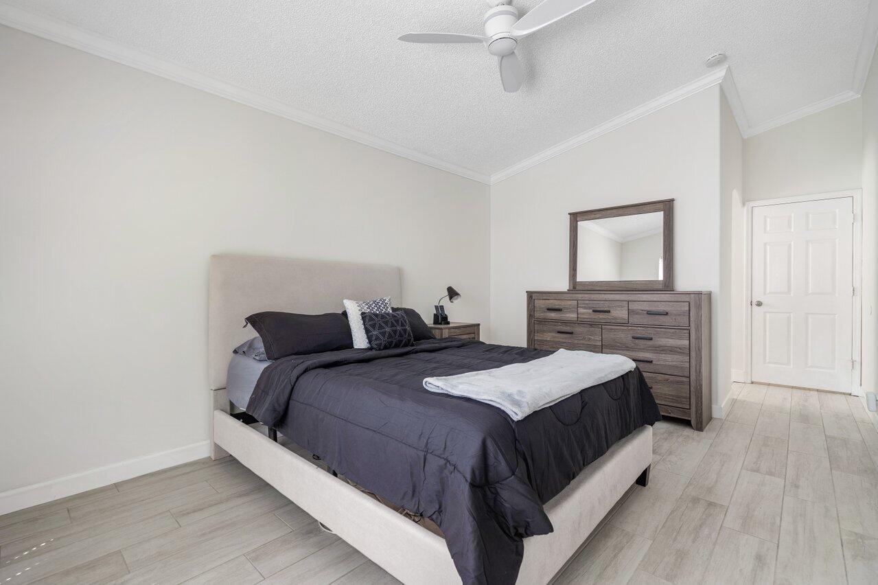 6705 Green Island Circle