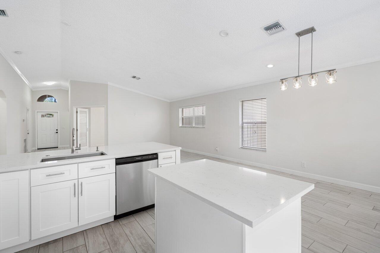 6705 Green Island Circle