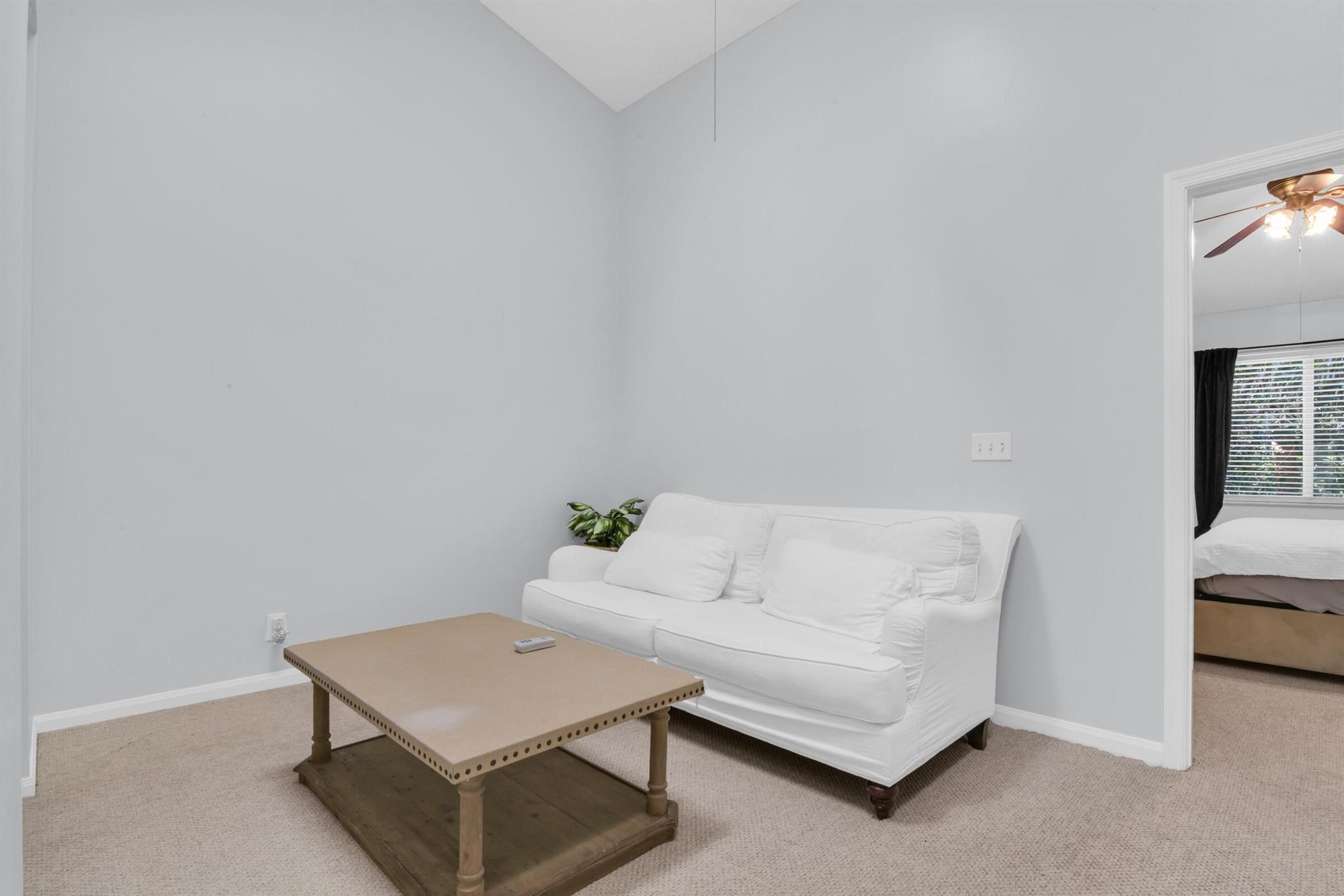 4653 Palmbrooke Cir Circle