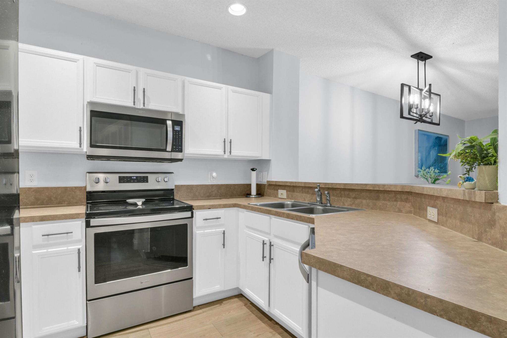 4653 Palmbrooke Cir Circle