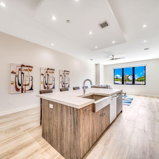 405 SE 6th Avenue 202