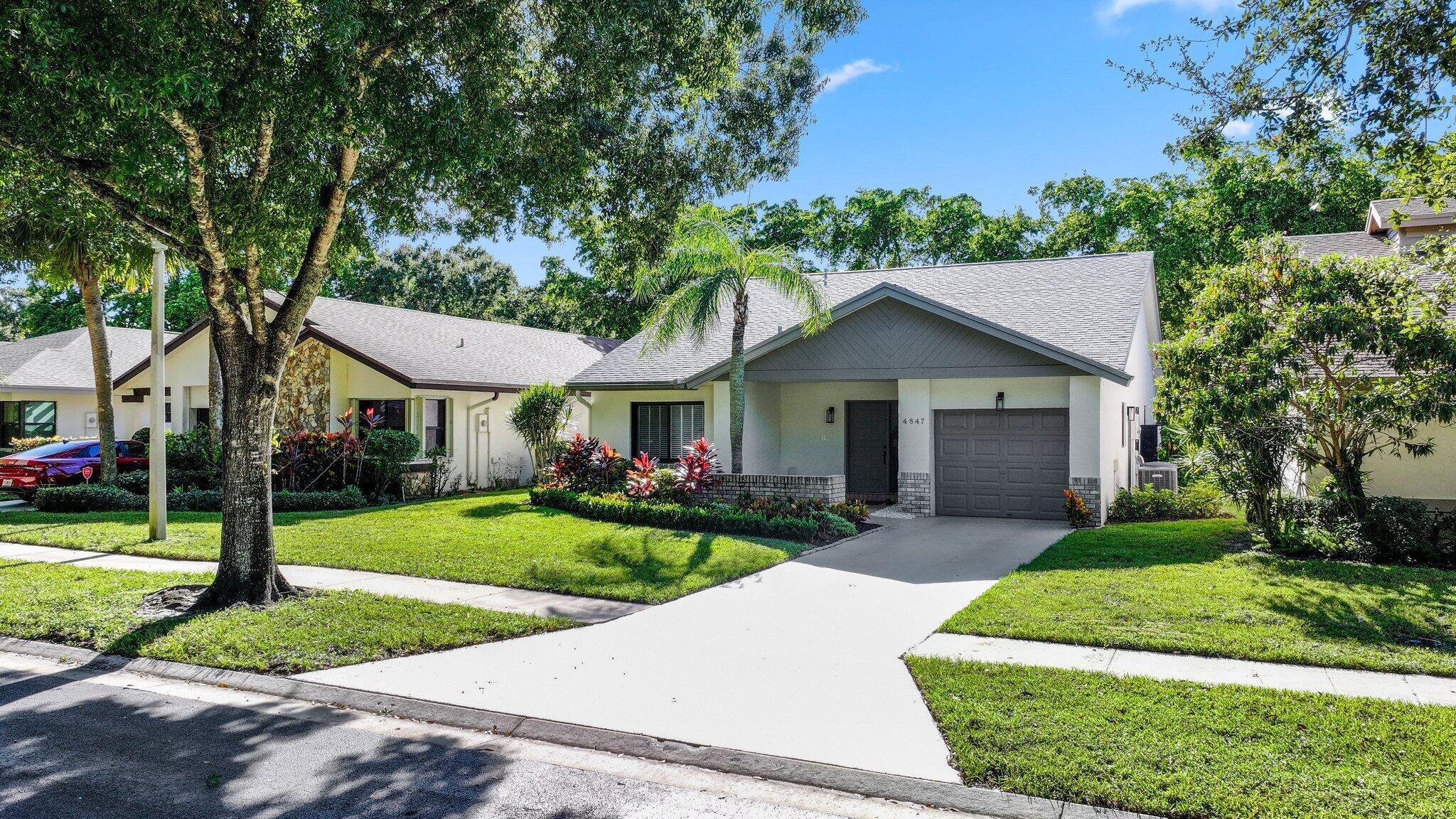 4847 Boxwood Circle