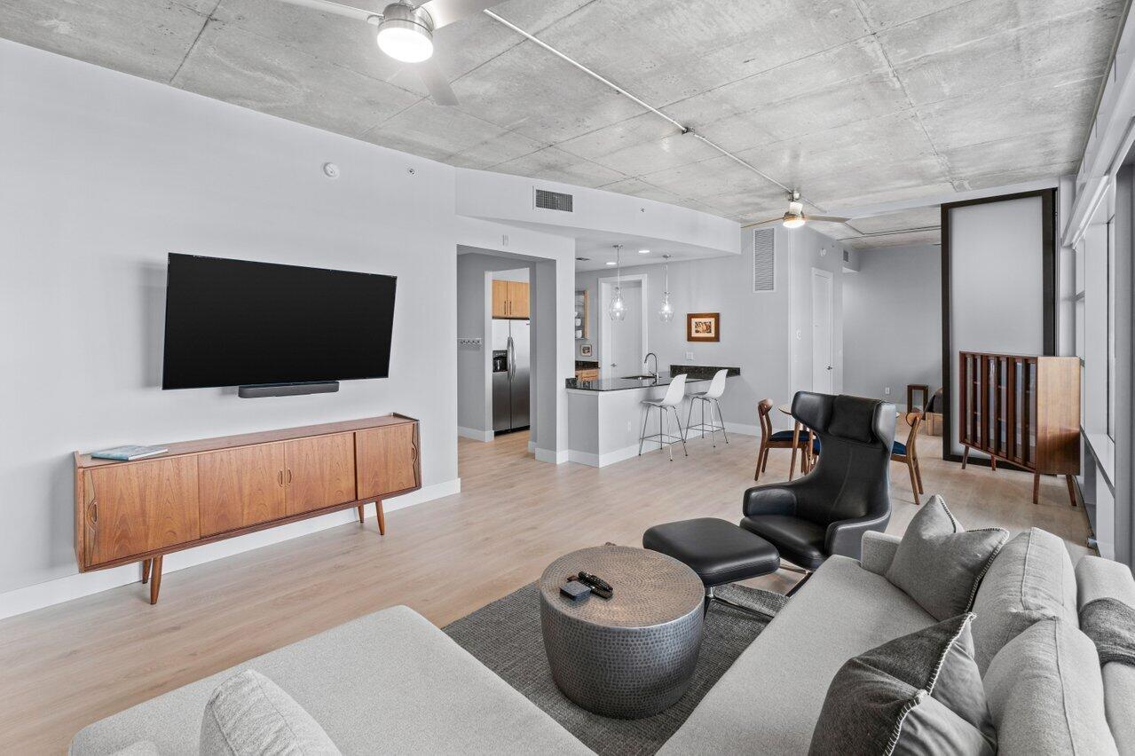 335 SE 6th Avenue 308