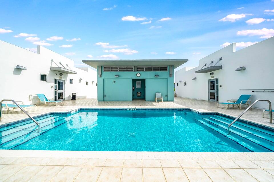 335 SE 6th Avenue 308