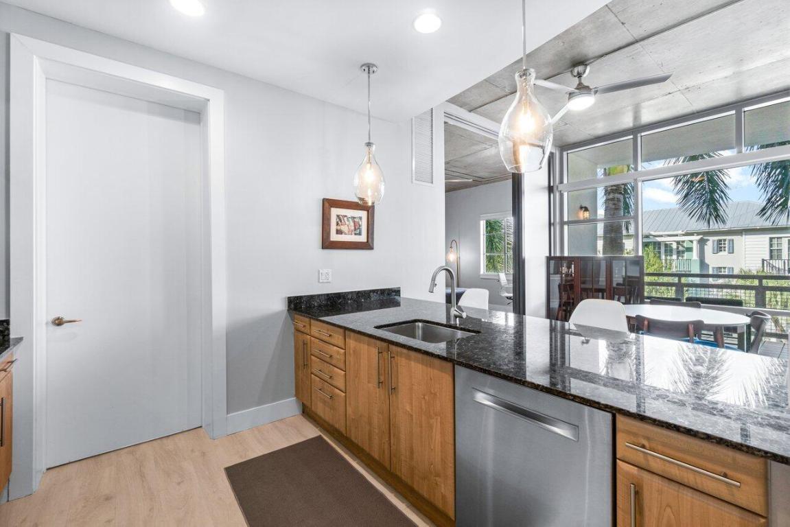 335 SE 6th Avenue 308