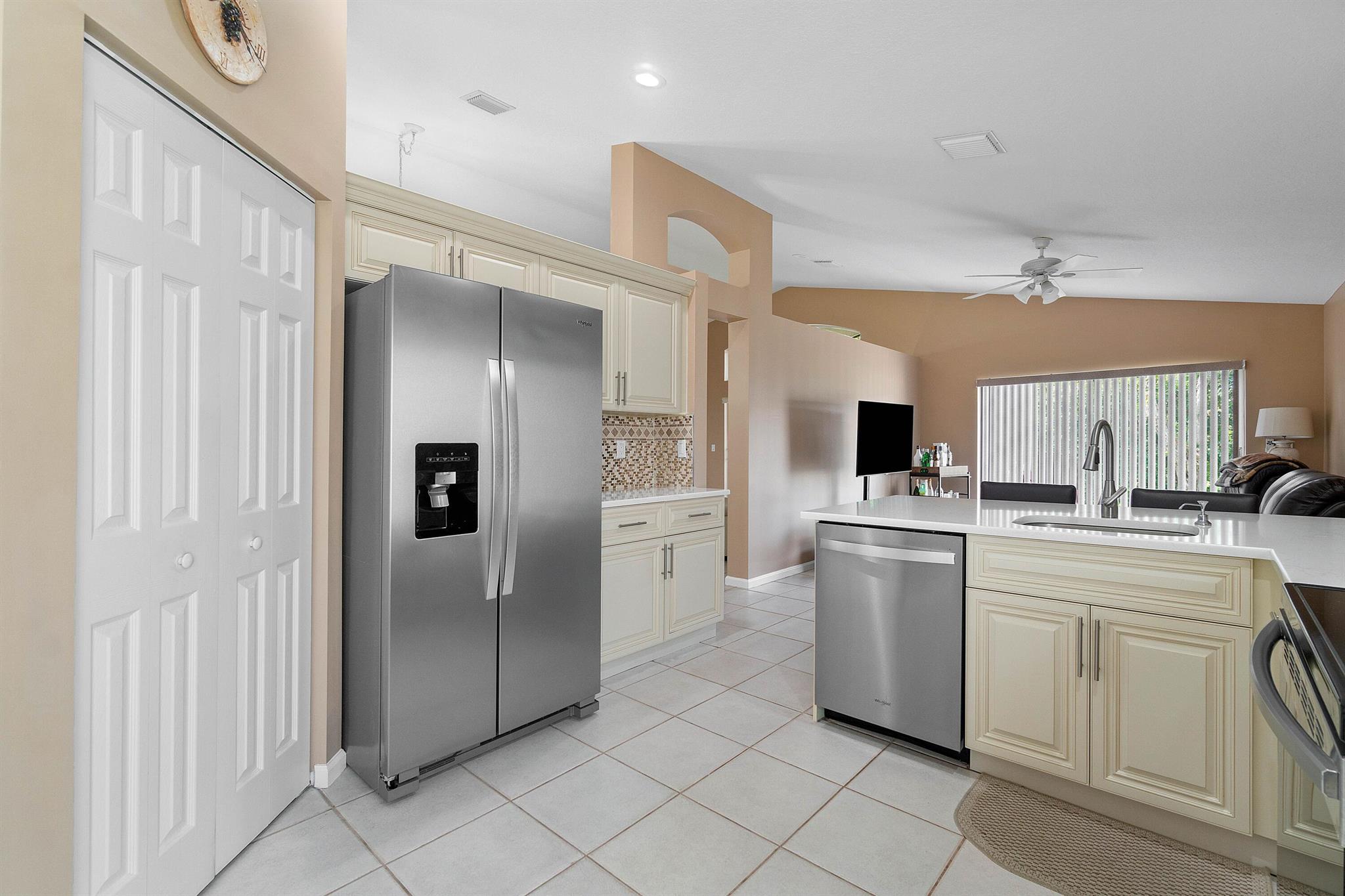 9594 Arbor View Drive N