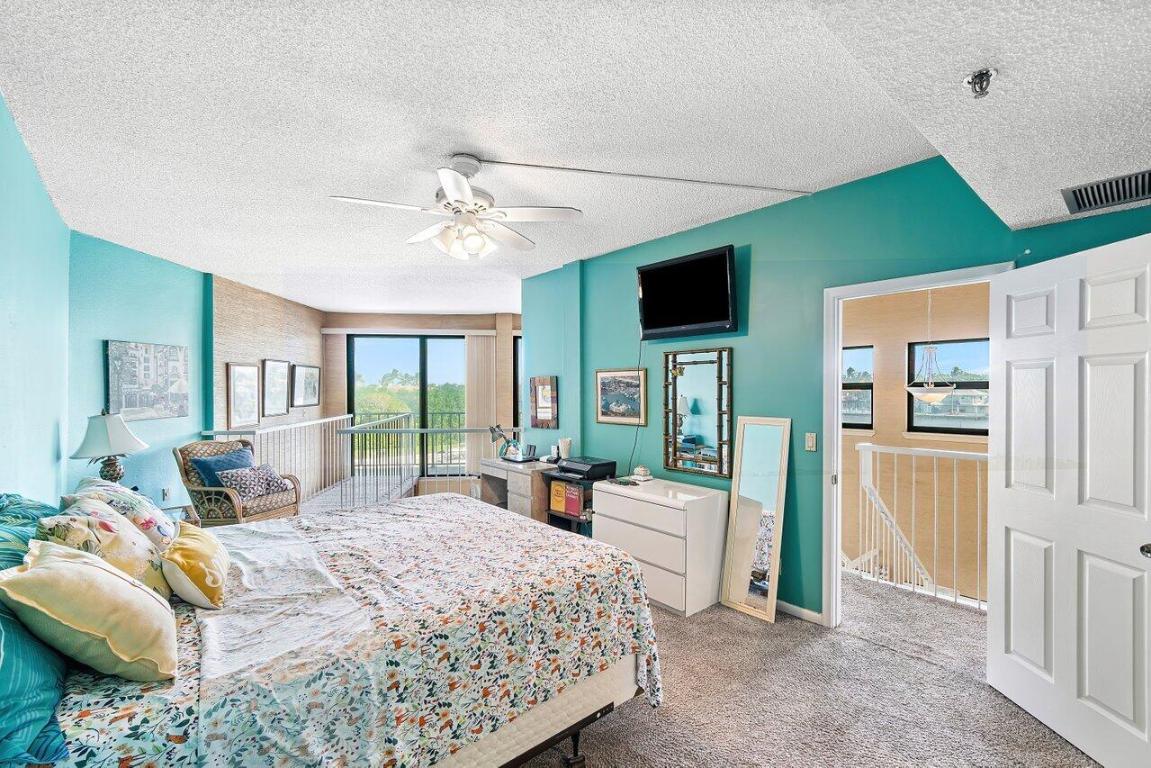 1035 S Federal Highway 218