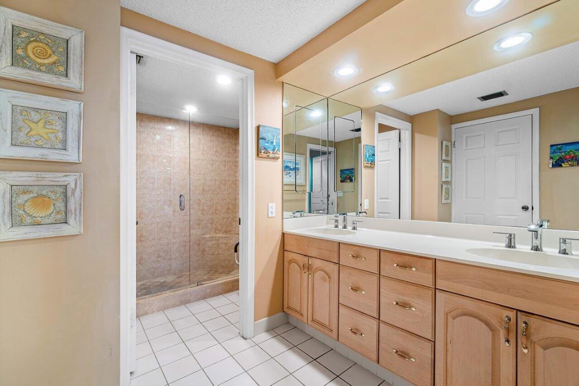 1035 S Federal Highway 218