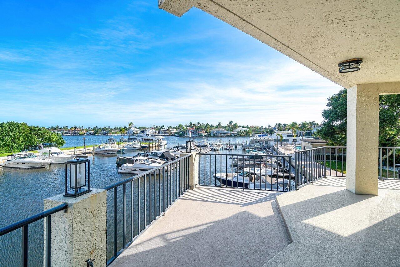 1035 S Federal Highway 218