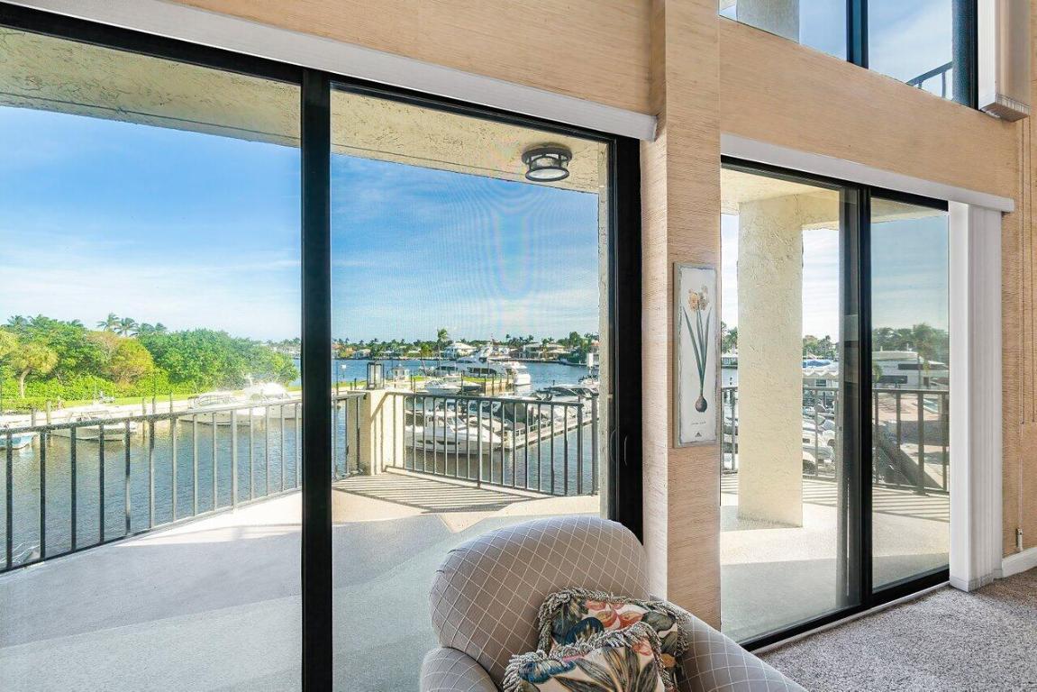 1035 S Federal Highway 218