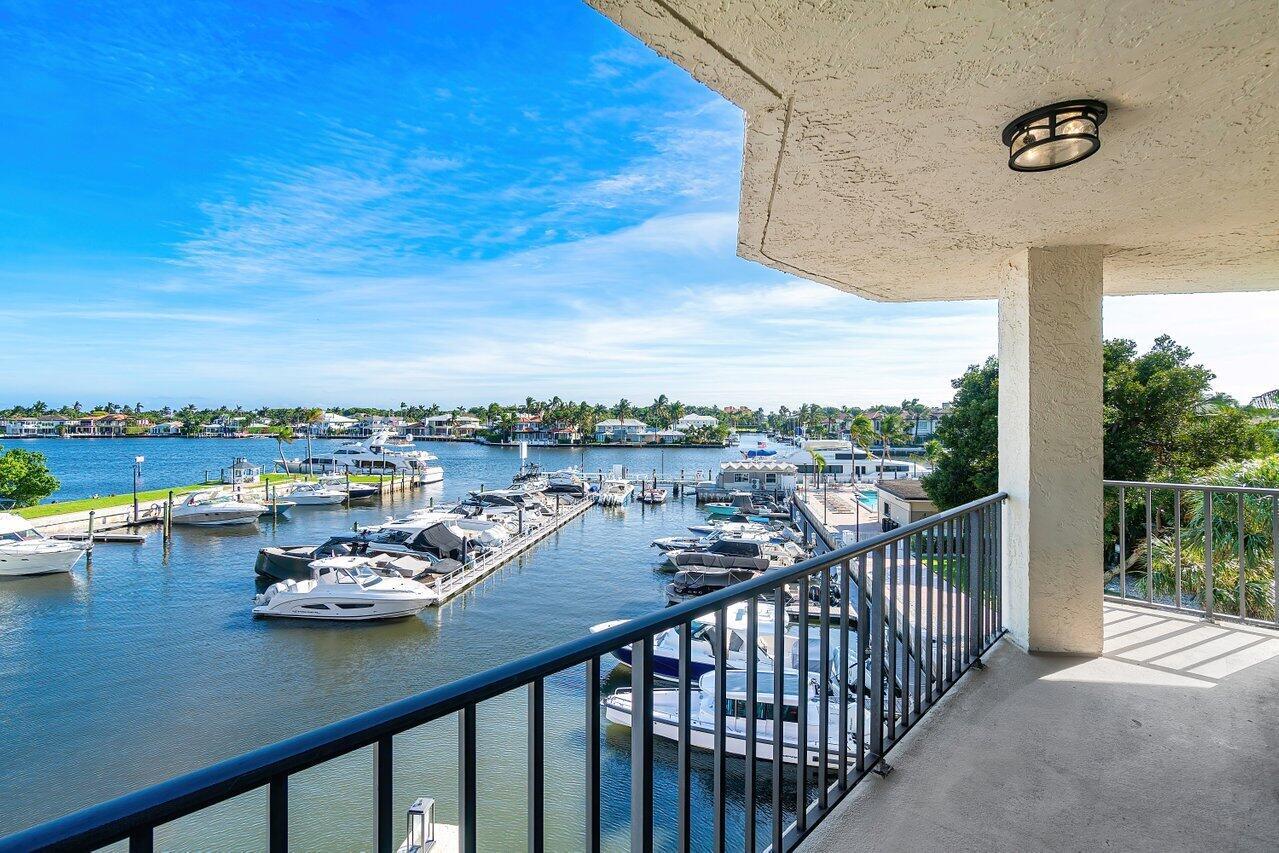 1035 S Federal Highway 218