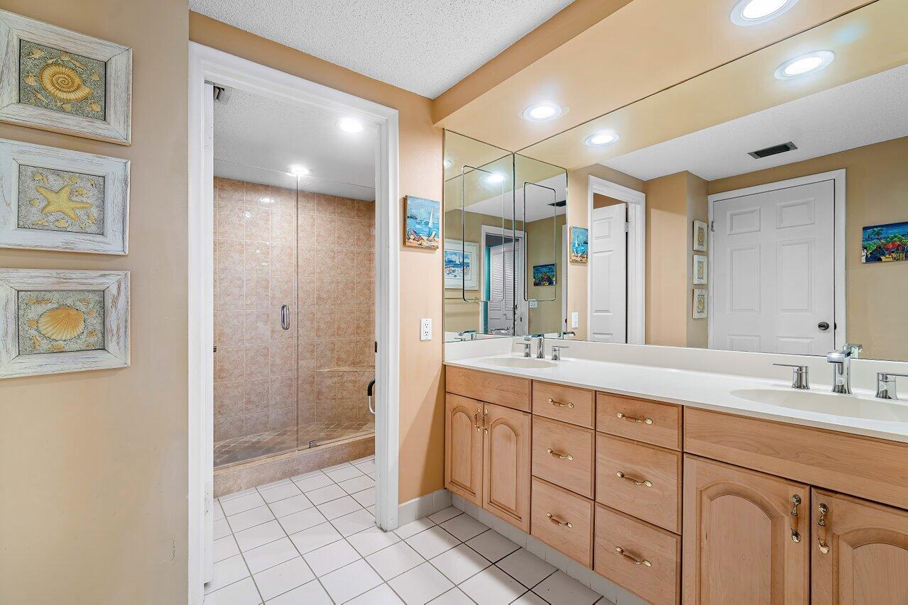 1035 S Federal Highway 218