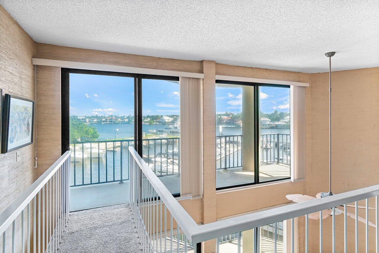 1035 S Federal Highway 218