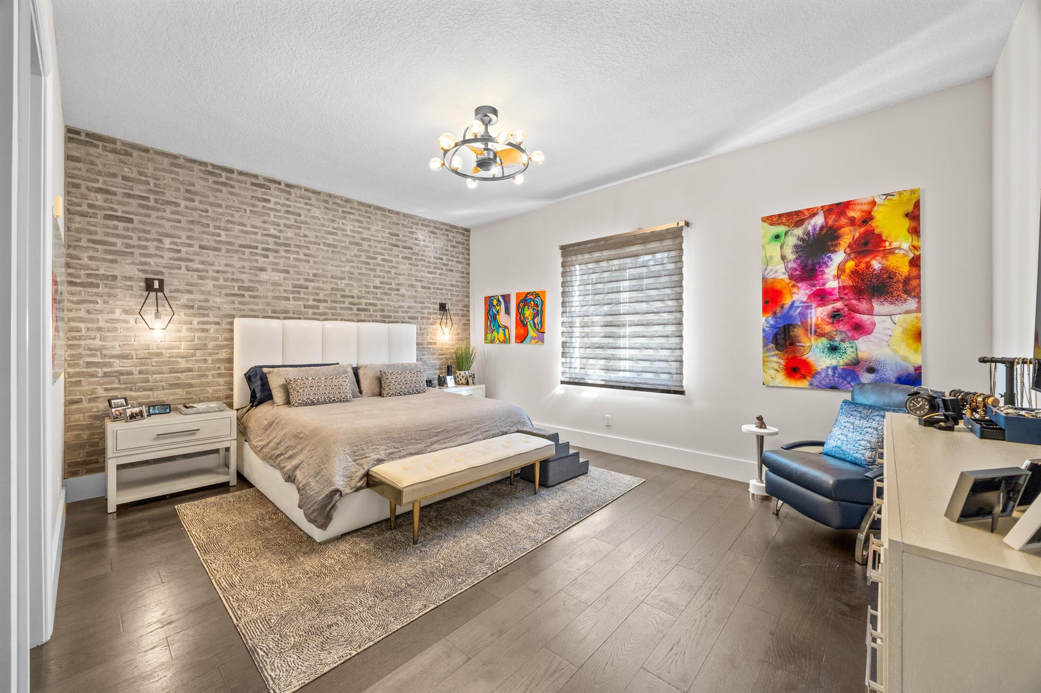 200 NE 2nd Avenue 207