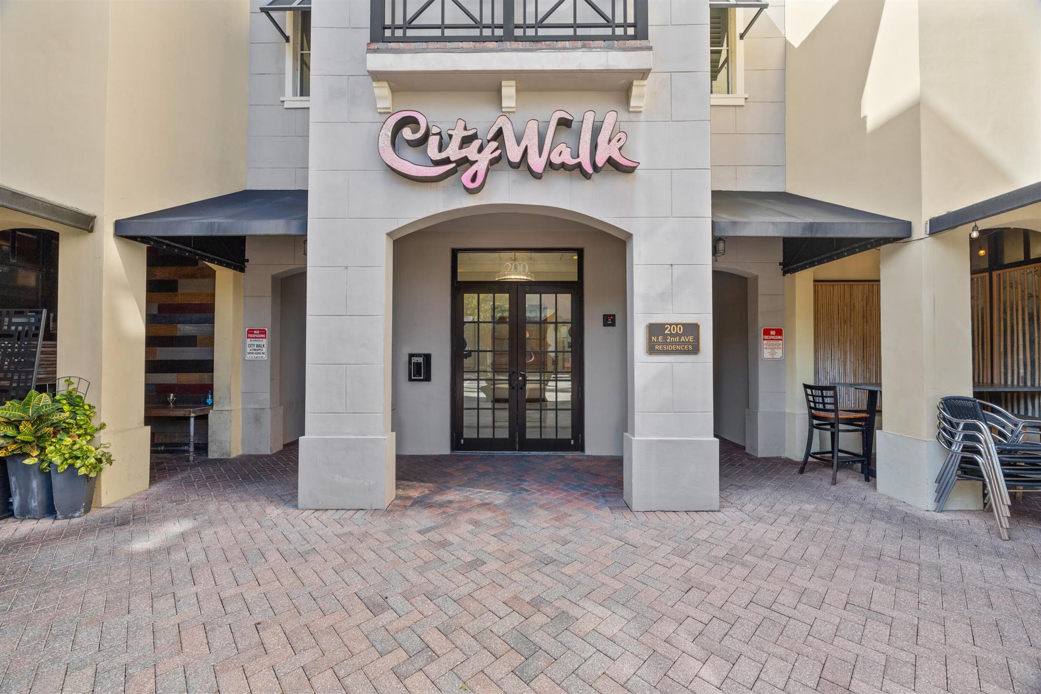 200 NE 2nd Avenue 207