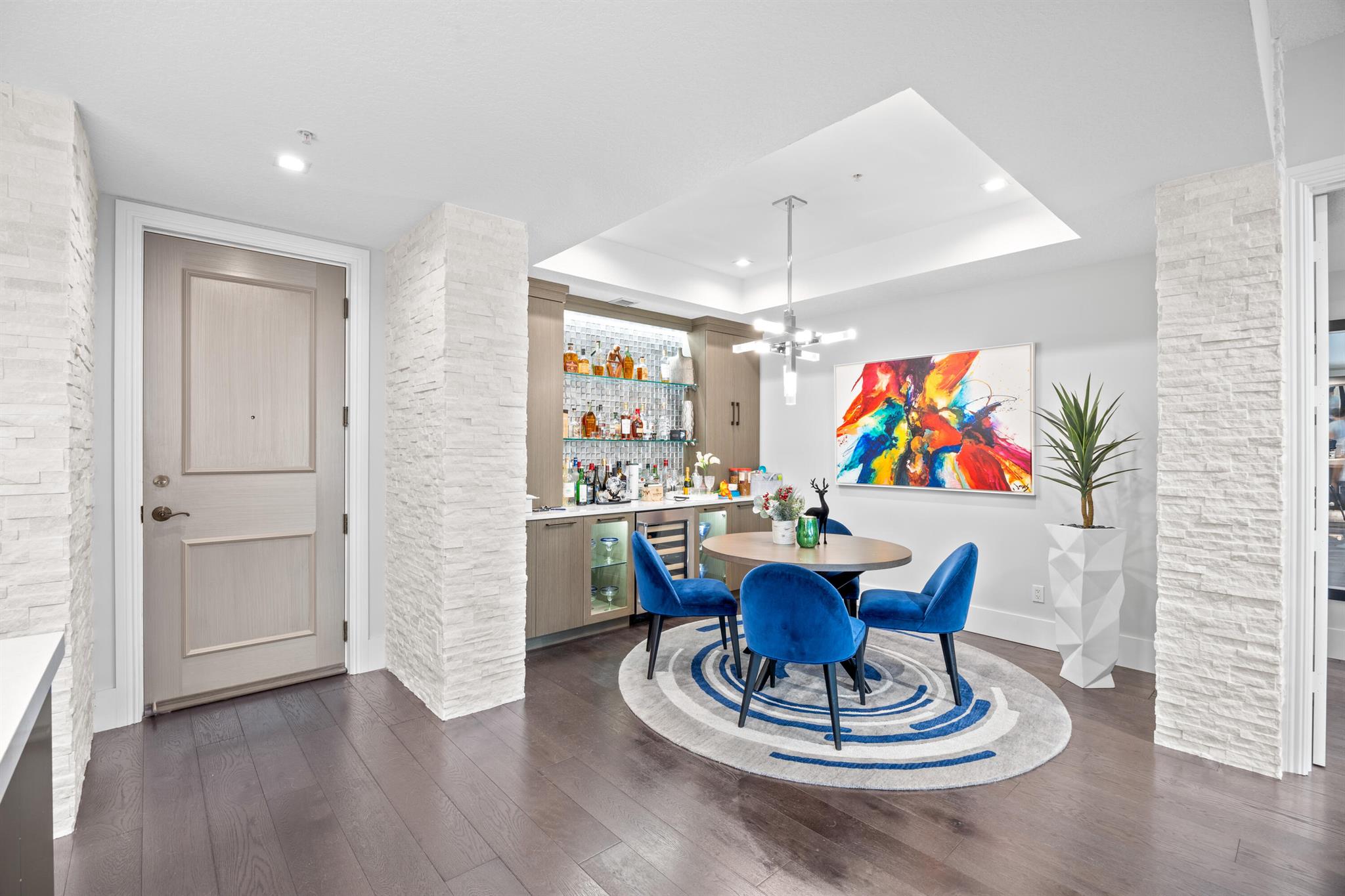 200 NE 2nd Avenue 207